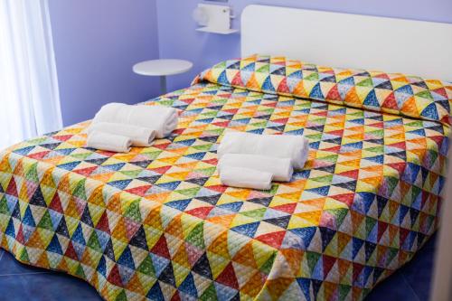 2 bedrooms, 4 beds
