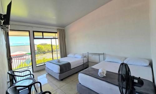2 double beds