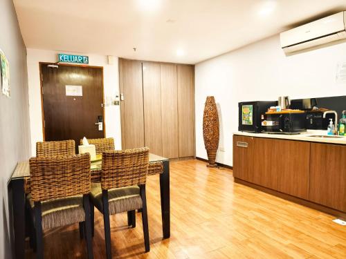 Kitchen, Townhouse 591 by Salaam Suites in Kota Kemuning