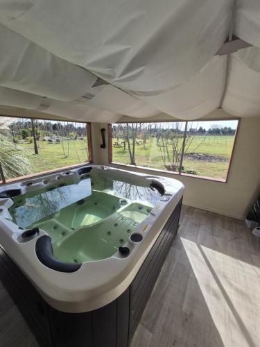Le Mas des Cerisiers JACUZZI et SAUNA inclus pour tous les logements - 온수 욕조
