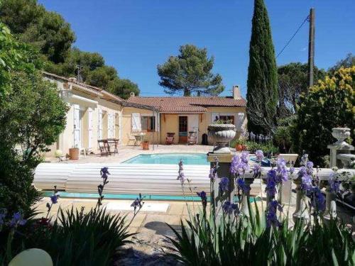 Maison provençale familiale avec piscine - 6 personnes gîte à louer Lambesc