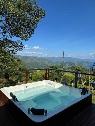 Caja De Oro Finca Colonial