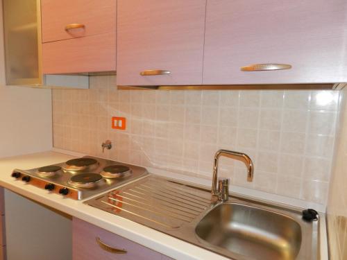 One-Bedroom Apartment image 1