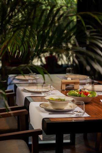 Dilijani Tun Hotel & Restaurant