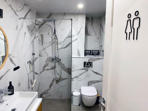 Bathroom, Cozy Peetri apartment with terrace in Peetri