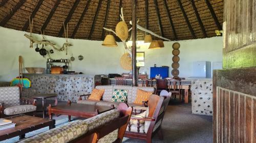 Beautiful rustic sea cottage, 2km Kob Inn in Kayser`s Beach