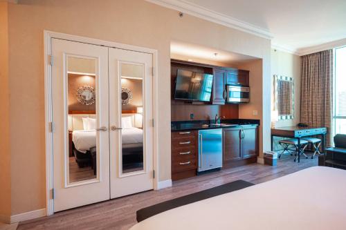 High Floor Strip View Suite& No Resort Fee& Free Valet, Las Vegas (foto 10)