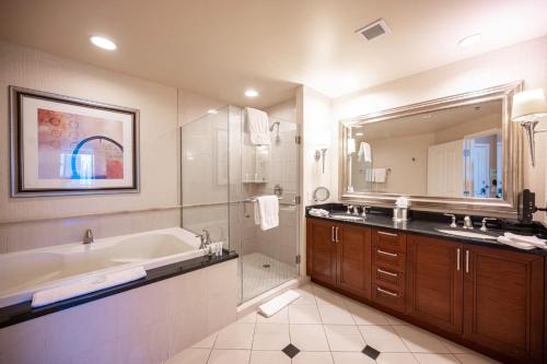 No Resort Fee Strip View Suite &Free Valet &Pool, Las Vegas (fotografie 2)
