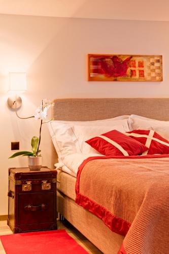 Alex Lodge Private Luxury Apartments - image 10