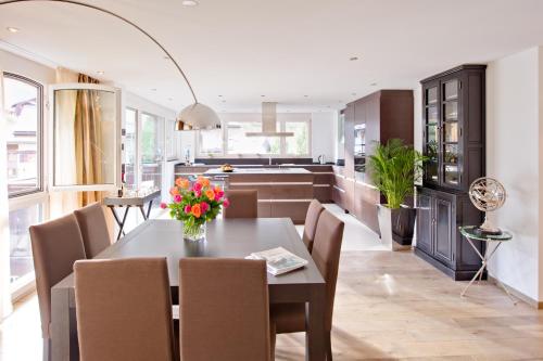 Alex Lodge Private Luxury Apartments - image 3