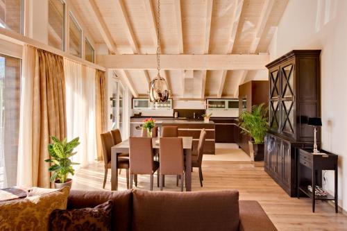 Alex Lodge Private Luxury Apartments - image 12