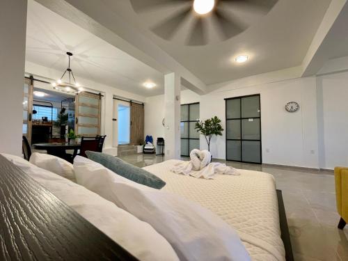 Mont Résidence offering a Loft and 3 Bedroom Apartment steps from the ferry (Mont Residence offering a Loft and 3 Bedroom Apartment steps from the ferry) in Vieques