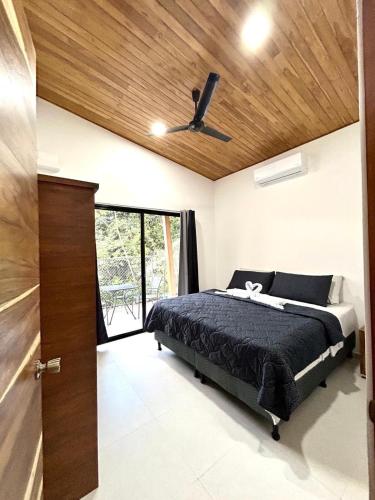 2 bedrooms, 3 beds