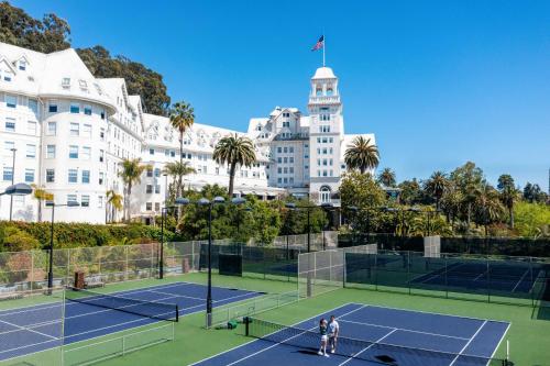 654180425 Claremont Resort & Club