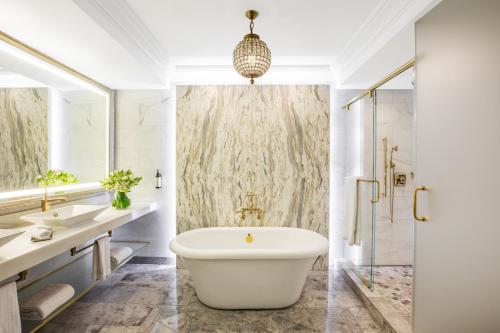 654181180 Claremont Resort & Club