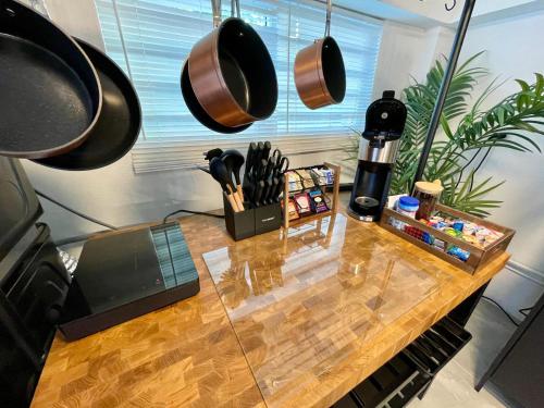 Mont Résidence offering a Loft and 3 Bedroom Apartment steps from the ferry