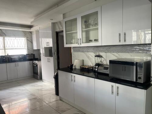 Semeni Asante Guesthouse Getaway in Johannesburg Sud
