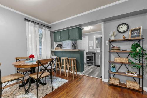 Music Theme at FSU 2 bed 1 bath Music Theme at FSU 2 bed 1 bath