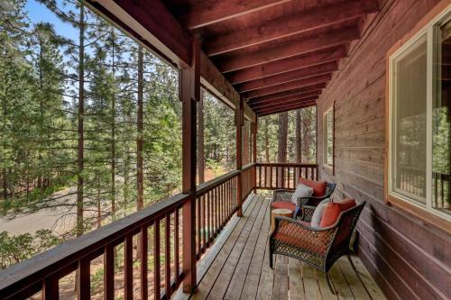 Great Cabin with AC Firepit Fireplace, Arnold (foto 4)