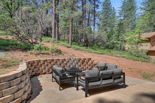 Great Cabin with AC Firepit Fireplace, Arnold (foto 5)