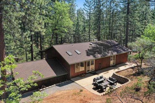 Great Cabin with AC Firepit Fireplace, Arnold (foto 6)