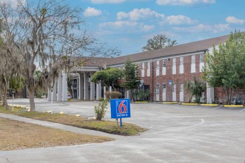 Motel 6-Ocala, FL - Conference Center in Ocala Ridge, USA