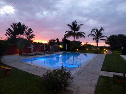 Leo's Beach Hotel & Restaurant