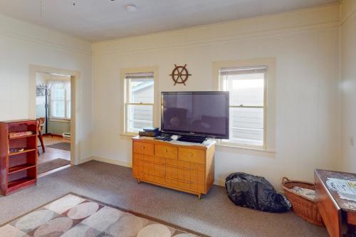 Captain's Cottage - main image