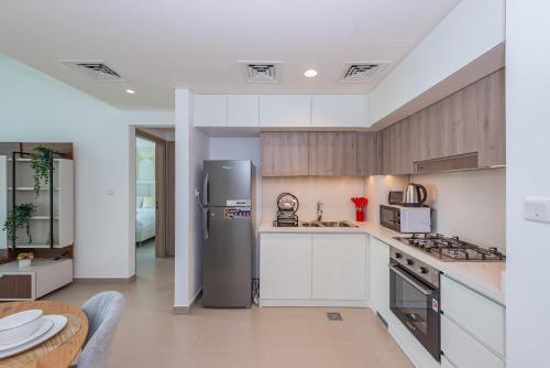 Vayk - Spacious 1BR Apartment in Dubai Hills - image 5
