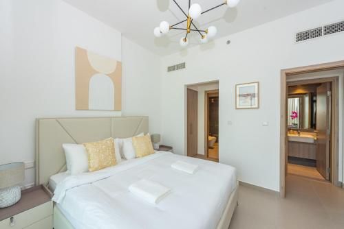 Vayk - Spacious 1BR Apartment in Dubai Hills - image 7