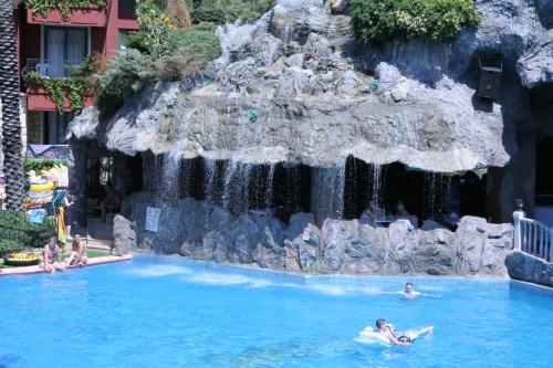 Grand Aquarium - image 2