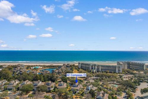 Compass Point 42 4BR3BA House wKitchen - image 10