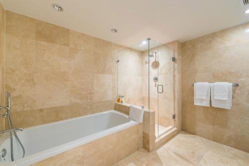 2 Bedroom located at 1 Hotel & Homes Miami Beach -1445 - image 6