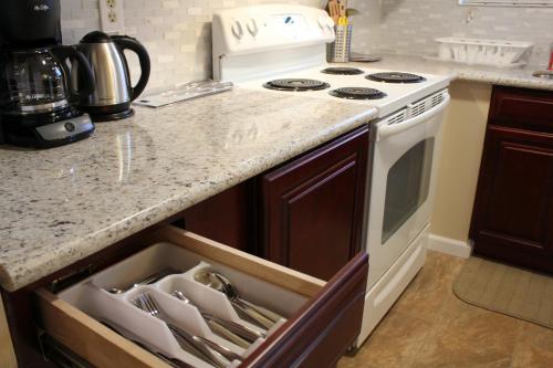 Brighton Guesthouse - Walk to Metro