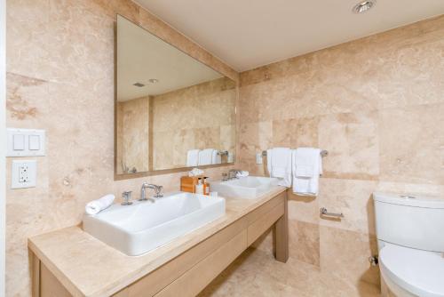 3 Bedroom Full Ocean Front located at 1 Hotel & Homes South Beach -1019 - image 7