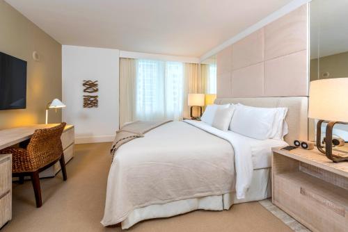 Oceanview Private Condo at 1 Hotel & Homes -906