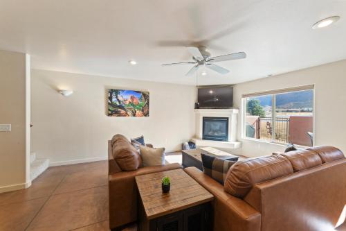 Prickly Pear Vista image