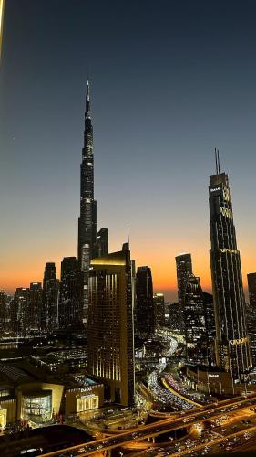 Luxury Stay Burj Views and Direct Dubai Mall Access, Dubai