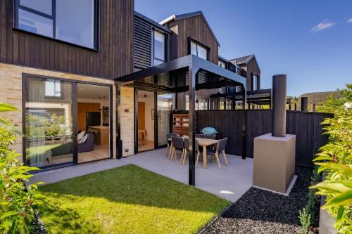 Explorers Rest - Wanaka Holiday Home — other in 20 Bellfield Lane, Northlake, Wanaka New Zealand, 9305