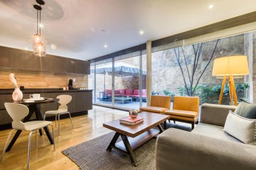 AR 218 Hotel by ULIV in Mexico City, Mexico