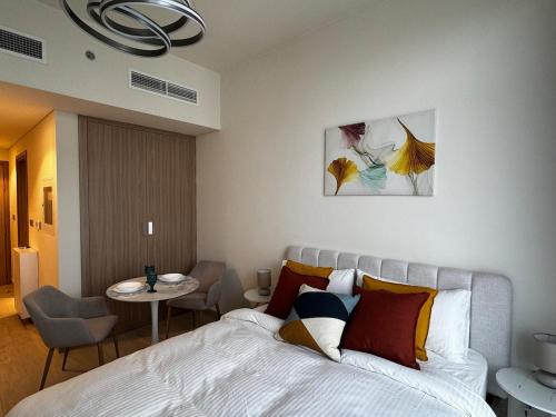 Sunlit serenity Studio Azizi Riviera, Dubai (foto 5)