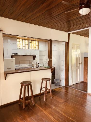 Kitchen, El Clan Hostel in Puerto Viejo de Talamanca