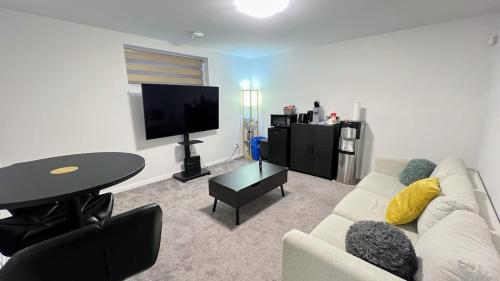 Entire Guest Suite in Winnipeg Separate Entrance