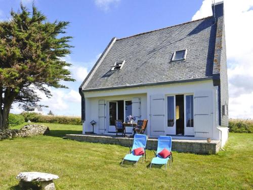 Holiday Home in Plozévet near Beaches