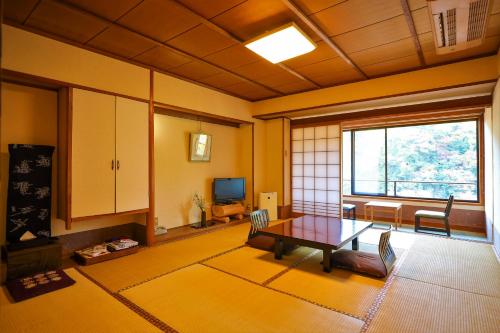 もみぢ家本館 高雄山荘和室 A
