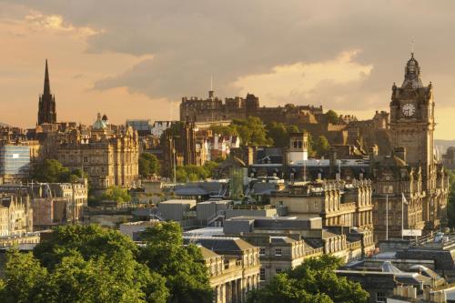 The Edinburgh Residence - image 3