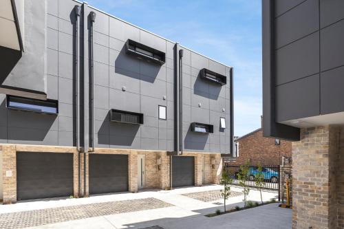 Two-Bedroom Apartment with Study and Parking image 6