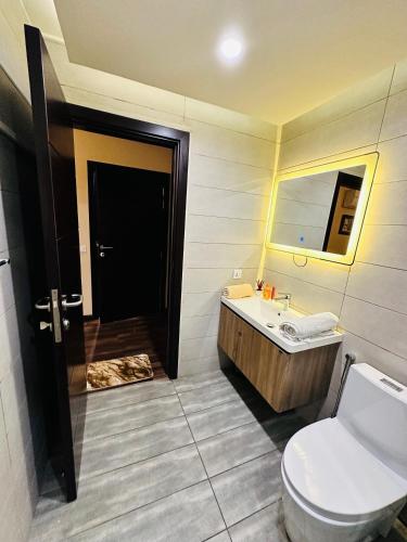 Margalla View Luxe Condo with Balcony-Elysium Tower - main image