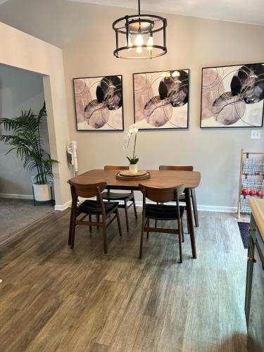 Charming 3 bedroom house with deck in awesome Elsmere Charming 3 bedroom house with deck in awesome Elsmere