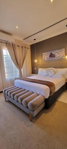 LIVE-INN LUXURY SUITES - Tap to explore photos